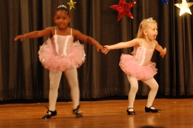 2012/05(May)/Sydney's Dance Recital/640x480_2012-05-12-Sydney's Recital-24.jpg